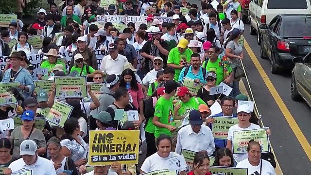 Exigen libertad de activistas de DDHH en marcha contra minería en El Salvador