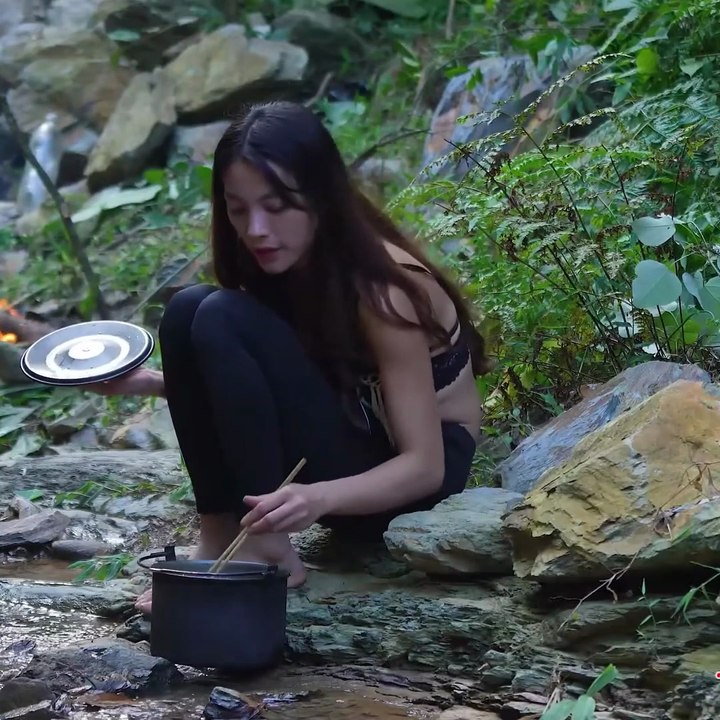Solo girl camping alone cooking survival in the forest