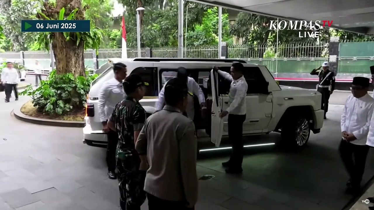 Detik-Detik Rombongan Presiden Prabowo Tiba di Masjid Istiqlal untuk Salat Iduladha