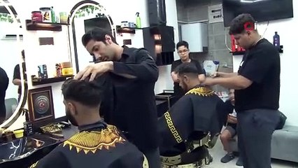 Berberlerin arife mesaisi: Dükkanda sabahladılar