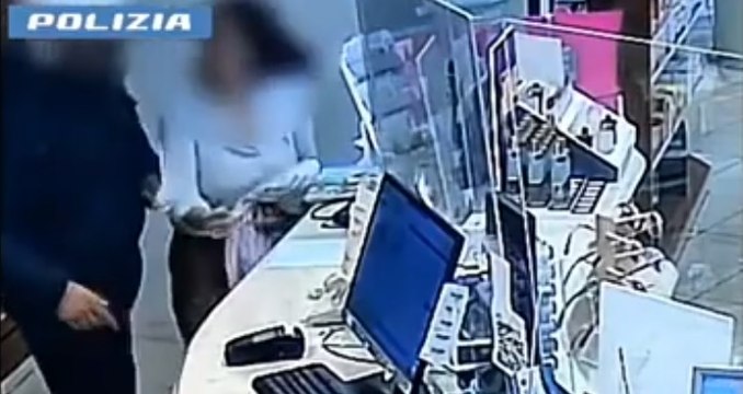 Si finge turista e rapina una farmacia: arrestato 46enne pregiudicato (06.06.25)