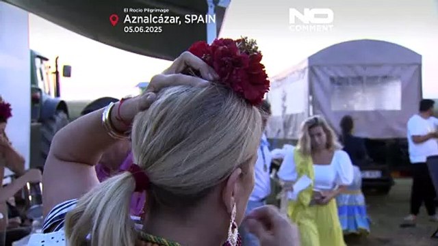 NO COMMENT: Miles de personas se reúnen en El Rocío para honrar a la Blanca Paloma