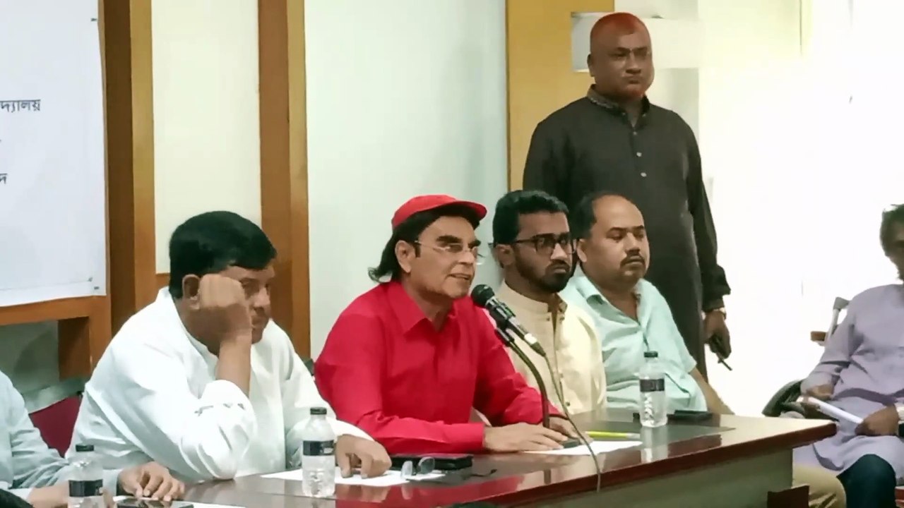 নির্বাচিত জনপ্রতিনিধির হাতে ক্ষমতা হস্তান্তর করতে কত সময় লাগবে-কবি মোহন রায়হান