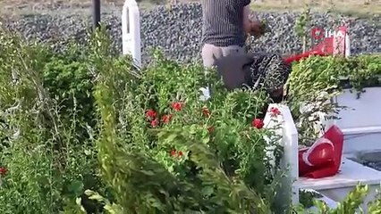 Deprem şehitliğinde hüzünlü Kurban Bayramı