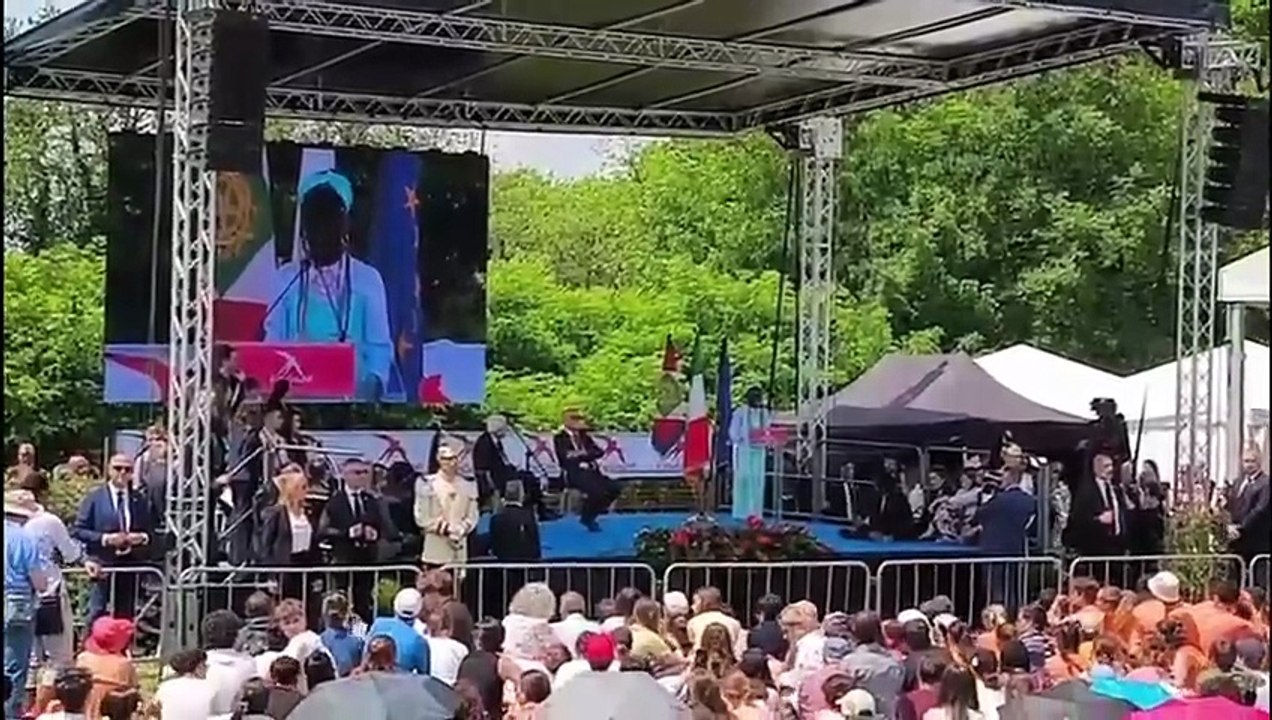 Il presidente Mattarella a Rondine: "Sulla spinta per la pace si fonda la nostra Repubblica"