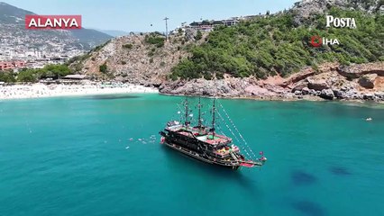 Turistik bölgelerde bayram yoğunluğu: Plajlara akın ettiler