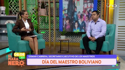 ¡Día del Maestro! Dirigente se dirige a los educadores