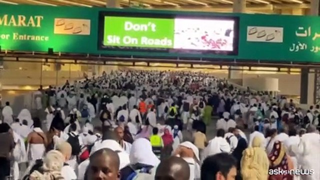 La lapidazione del diavolo : l'ultimo rito pellegrinaggio alla Mecca