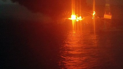 വാൻ ഹായ് കപ്പൽ തീപിടിത്തം; തീയണക്കാനുള്ള ശ്രമം തുടരുന്നു, രക്ഷാപ്രവർത്തനത്തിന് സചേതും സമുദ്ര പ്രഹരിയും