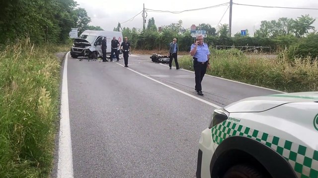 Cernusco sul Naviglio, schianto in moto: gravissimo centauro