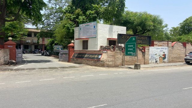 छह सूत्रीय मांगों को लेकर राजस्व मंडल कार्मिकों का प्रदर्शन