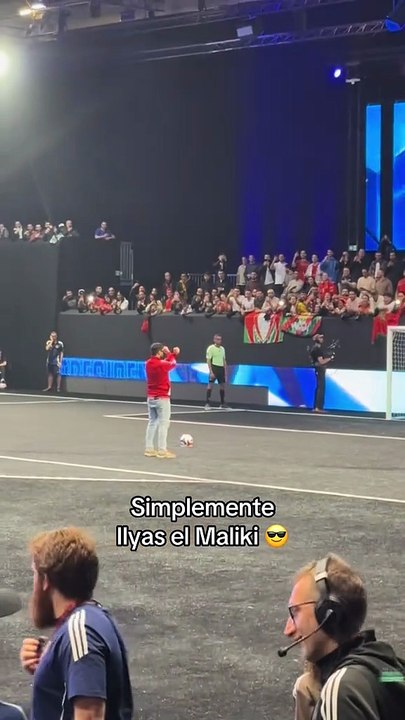 Simplicity and strangeness  of Ilyas El Malki when executing a penalty kick in Kings League