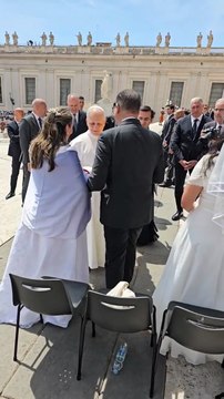 Casal cearense recebe benção do papa Leão XIV no Vaticano