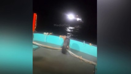 മത്സ്യബന്ധനത്തിനിടെ എൻജിൻ കേടായി; കടലിൽ അകപ്പെട്ട 14 തൊഴിലാളികളെ രക്ഷപെടുത്തി | Koylandi