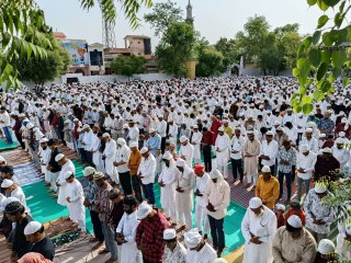 ईदगाह में नमाज अता की गई
