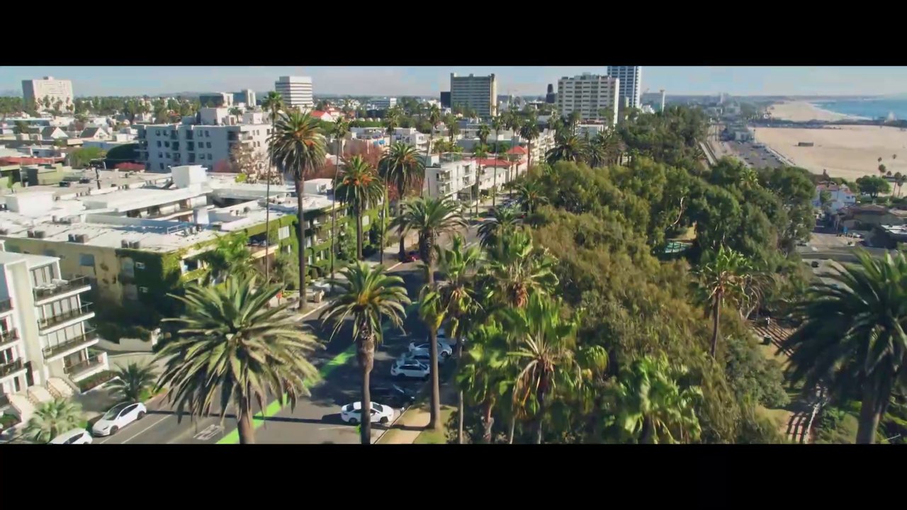 Freakier Friday Trailer (2) DF