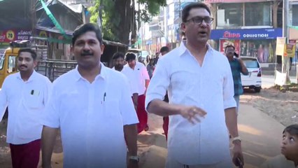 ബലിപെരുന്നാൾ ദിനത്തിലും പ്രചാരണത്തിൽ സജീവമായി എം സ്വരാജ്; ഈദ്ഗാഹുകളിലെത്തി വോട്ടുതേടി | Nilambur