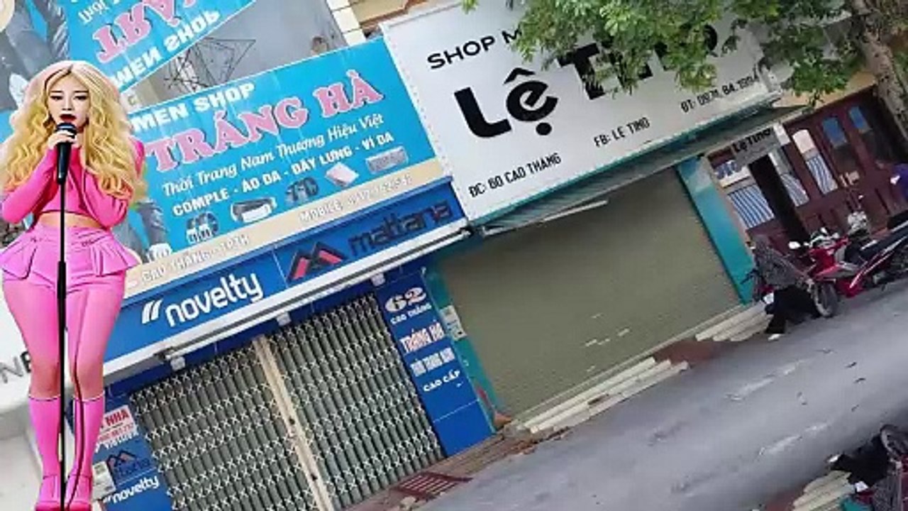 Nhiều cửa hàng kinh doanh thời trang, mỹ phẩm 'bất ngờ' đóng cửa