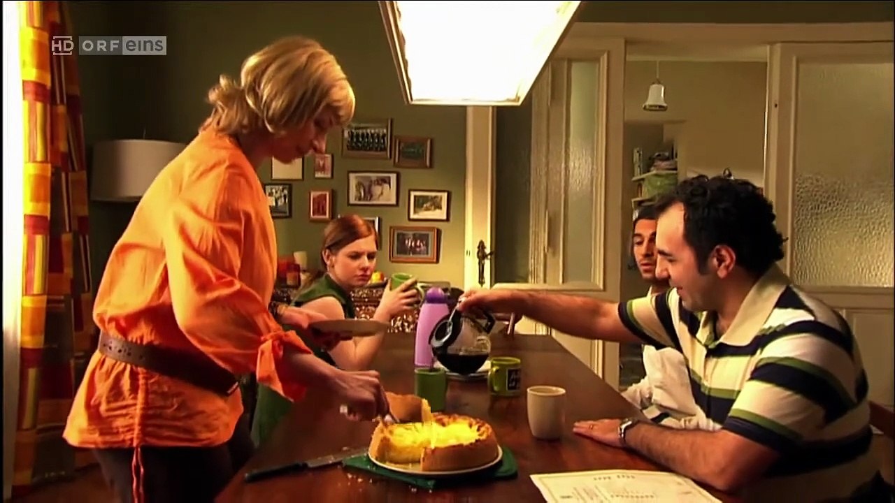 Türkisch für Anfänger S03E02 Die, in der ich die Motorhaube nicht aufkriege