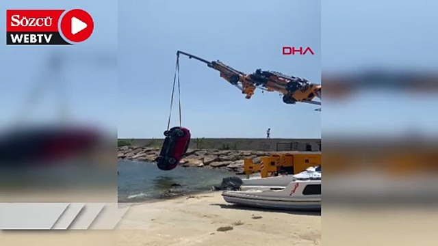 El freni çekilmeyen otomobil, denize uçtu