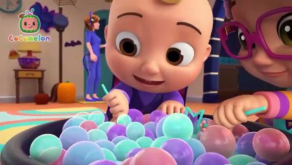 Nina_s Halloween Magic Dress Up Song _ CoComelon Nursery Rhymes _ Kids Songs(480P)