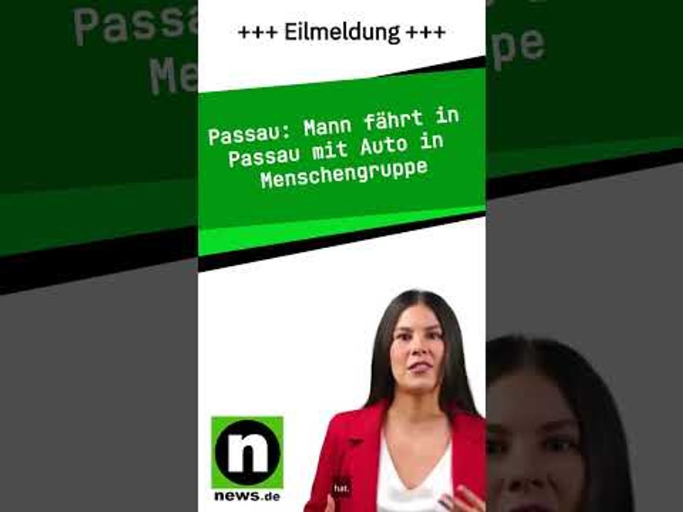 Mann fährt in Passau mit Auto in Menschengruppe