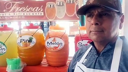 Raymundo, vendedor de aguas frescas.
