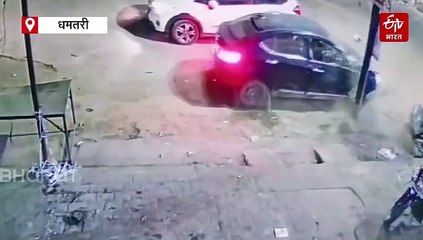 बिलासपुर में कार ने 4 लोगों कुचला, 1 की मौत, धमतरी में हाई स्पीड गाड़ी ने दुकानों में मारी टक्कर