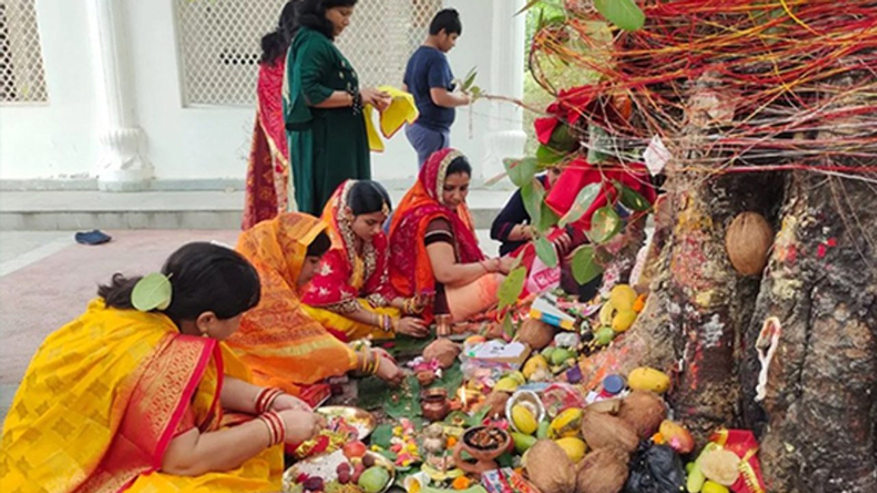 Vat Purnima Vrat Vidhi 2025: वट पूर्णिमा का व्रत कैसे रखें,क्या खाना चाहिए क्या नहीं |Boldsky