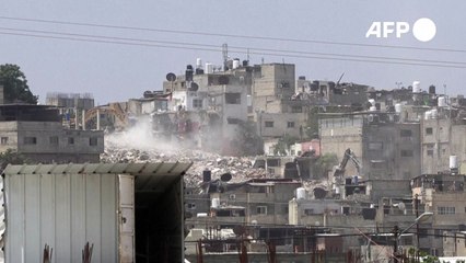 الجيش الإسرائيلي يهدم مبنى في مخيم طولكرم بالضفة الغربية