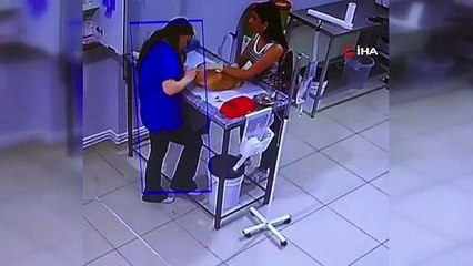 Köpeğini tedavi ettiren kadın aniden yere yığıldı!