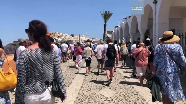 Έλληνες ξενοδόχοι προς κράτος: Δεν υπάρχει υπερτουρισμός, υπάρχει έλλειψη υποδομών