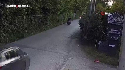 Kasksız sürüş canına mal oluyordu: O anlar kamerada