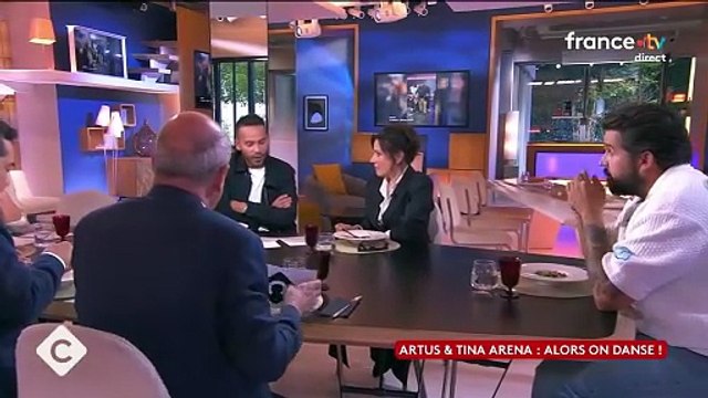 Artus évoque son expérience mitigée lors de sa participation à l'émission Danse avec les stars sur TF1 lors de son passage sur le plateau de C à vous. Crédit : C à vous/France 5