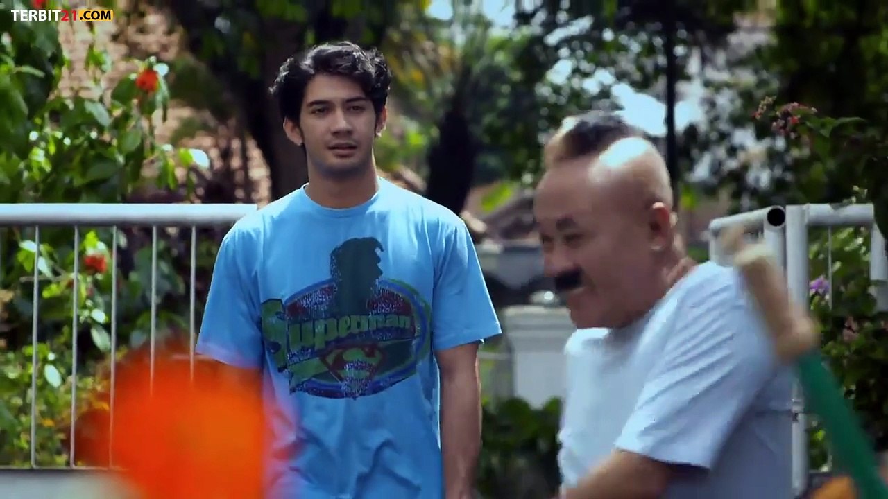 Finding Srimulat (2013)