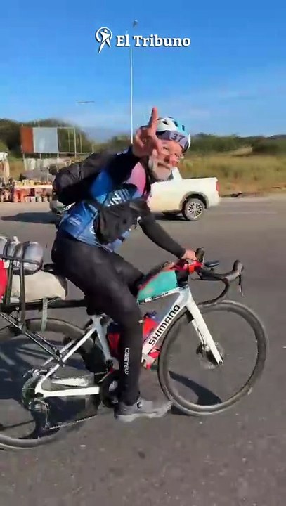 Tiene Parkinson, viaja en bicicleta desde Buenos Aires a Nueva York y pasó por Salta