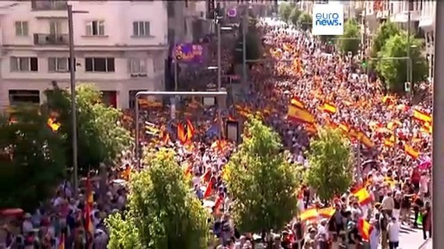 Многотысячные антиправительственные демонстрации в Мадриде