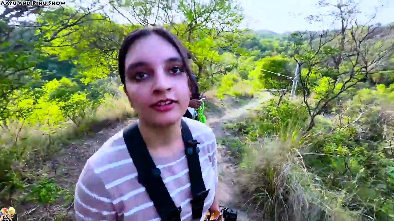 RESORT MEIN MASTI _ Activities in Resort _ Aayu and Pihu Show