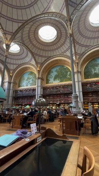 Bien sûr que je travaille, je cherche l’inspiration dans les coupoles 😇Bibliothèque de l’INHA : 58, rue de Richelieu (BNF/site Richelieu)