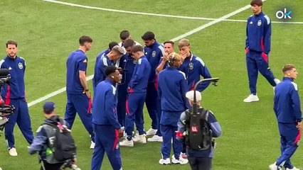 Así celebraron los jugadores de España el segundo set de Alcaraz en París