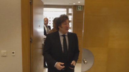 La viral reacción de Milei al ver a Simeone