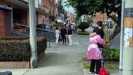 Un fuerte y largo sismo sacude a Colombia