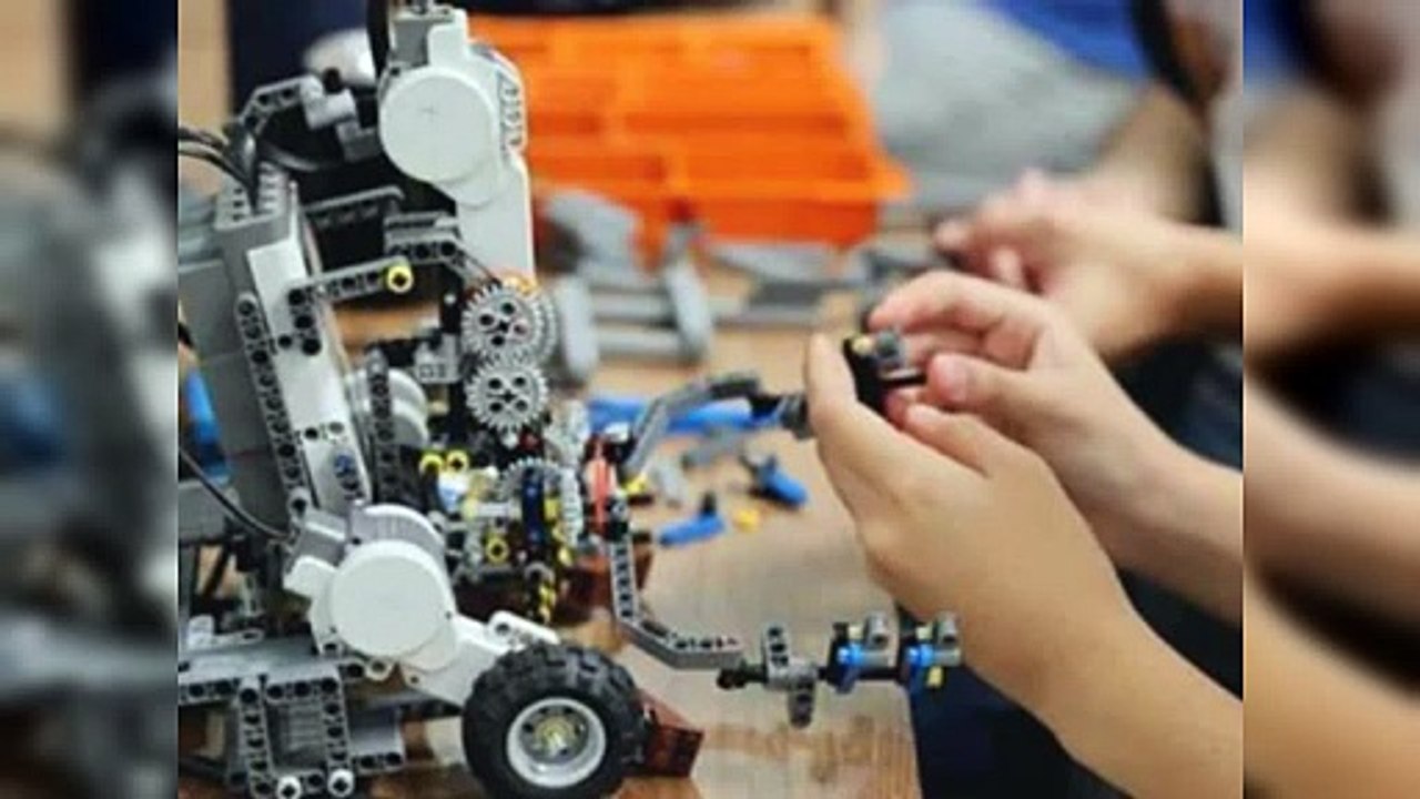 Mescyt otorga más de 9,000 becas al año