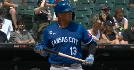 Salvador Pérez a diez jonrones del top 5 entre criollos