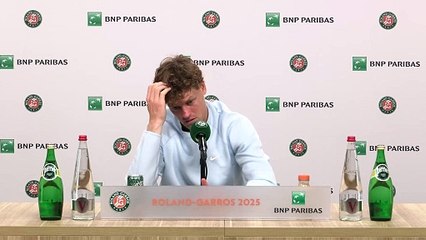 Roland-Garros 2025 - Jannik Sinner, battu par Carlos Alcaraz : "Celle-ci fait mal..."