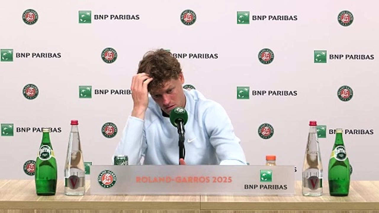 Roland-Garros 2025 - Jannik Sinner, battu par Carlos Alcaraz : "Celle-ci fait mal..."