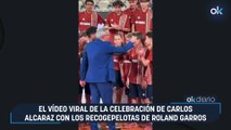 El vídeo viral de la celebración de Carlos Alcaraz con los recogepelotas de Roland Garros
