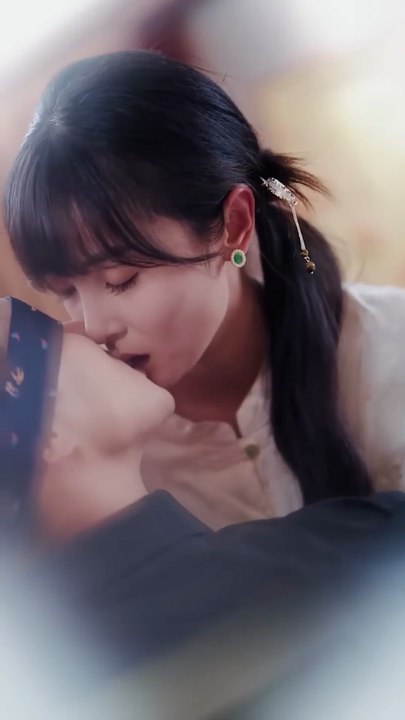 🌾 Rural Girl Exposes Gold-Digger on CEO’s Date – He Takes Her & Mom Home to Pamper 💖