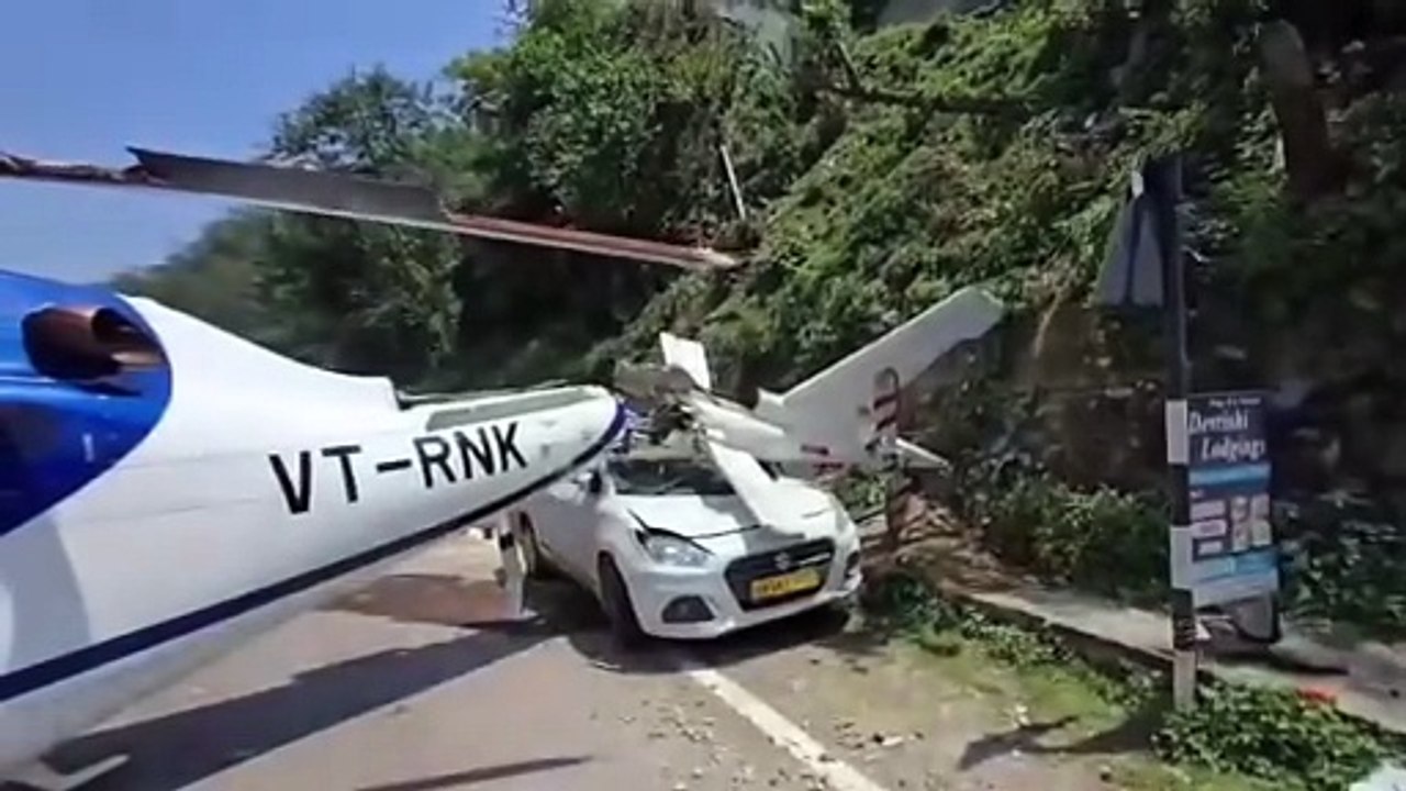 Murree k rastay main Helicopter Crash ho gaya