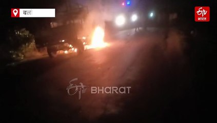 सड़क पर धधकती आग! बलौदाबाजार में फिर गाड़ी में लगी आग